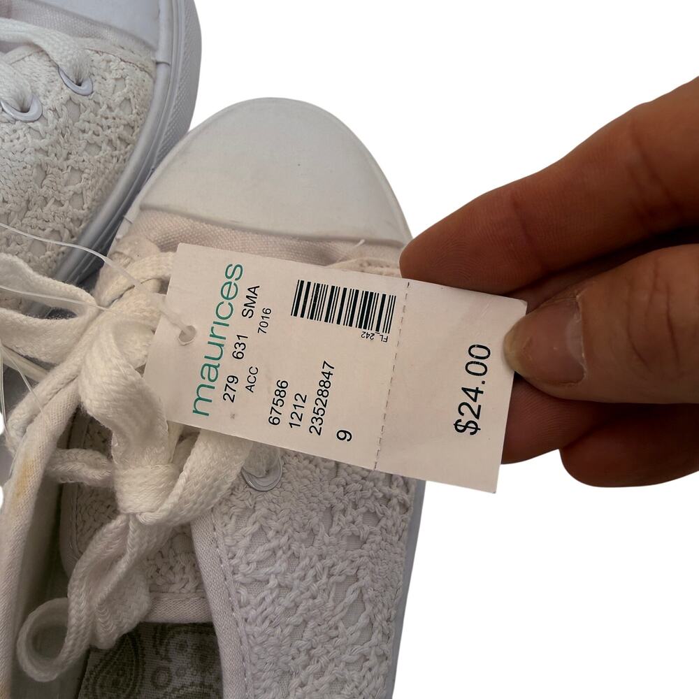 Maurices Women's White Lace Crochet Low Top Sneakers Shoes NWT Size 9 - Picture 8 of 9